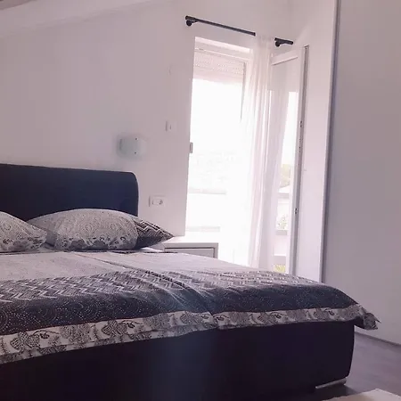 Tomulic Apartment